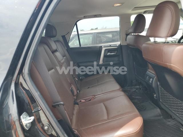 Photo 6 of 2019 TOYOTA 4RUNNER SR5/SR5 PREMIUM (VIN JTEBU5JR6K5689017)