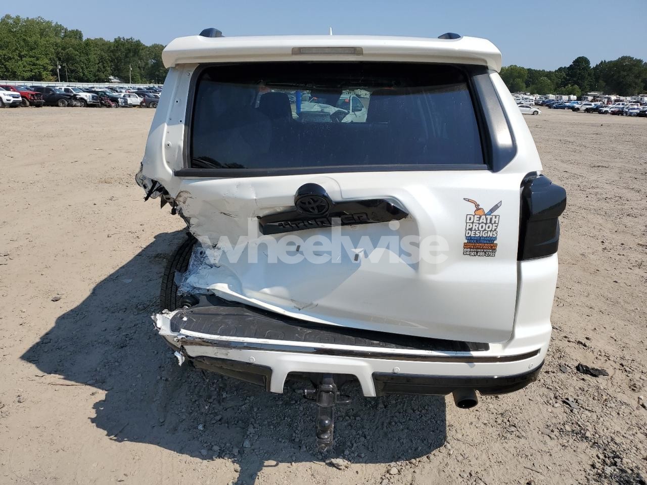 Photo 6 of 2020 TOYOTA 4RUNNER SR5/SR5 PREMIUM (VIN JTEBU5JR6L5772416)