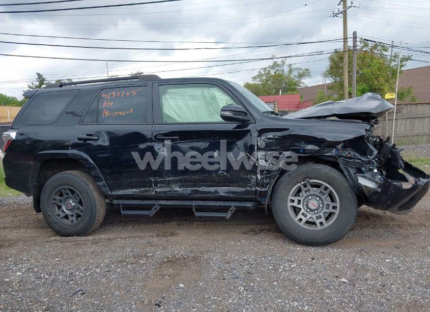 Photo 13 of 2020 Toyota 4runner SR5/SR5 PREMIUM/VENTURE/LIMITED/NIGHT SHADE/TRD OFF ROAD/TRD OFF ROAD PREMIUM/TRD PRO (VIN JTEBU5JR6L5780130)