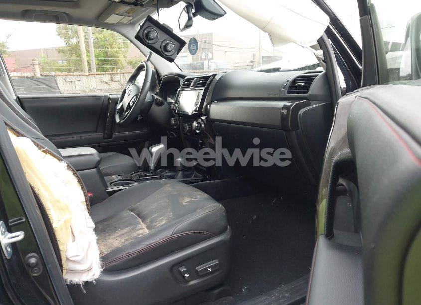 Photo 5 of 2020 Toyota 4runner SR5/SR5 PREMIUM/VENTURE/LIMITED/NIGHT SHADE/TRD OFF ROAD/TRD OFF ROAD PREMIUM/TRD PRO (VIN JTEBU5JR6L5780130)