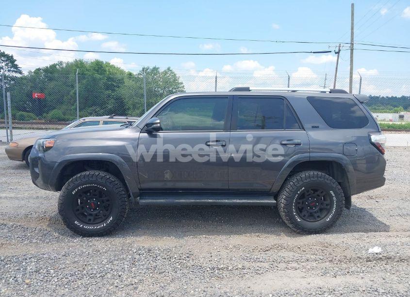 Photo 14 of 2020 Toyota 4runner SR5 PREMIUM (VIN JTEBU5JR6L5784226)