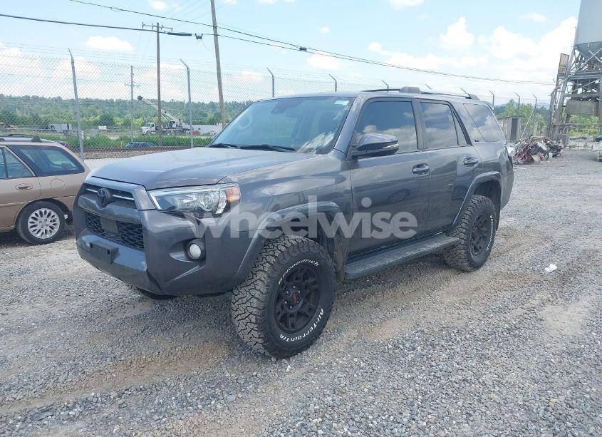 Photo 2 of 2020 Toyota 4runner SR5 PREMIUM (VIN JTEBU5JR6L5784226)