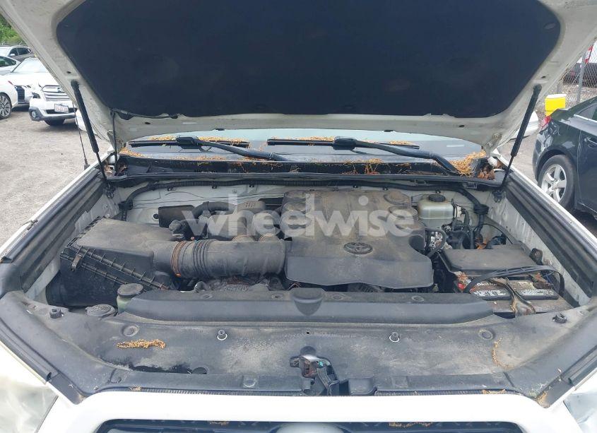 Photo 10 of 2011 Toyota 4runner LIMITED V6/SR5 V6/TRAIL V6 (VIN JTEBU5JR7B5055831)