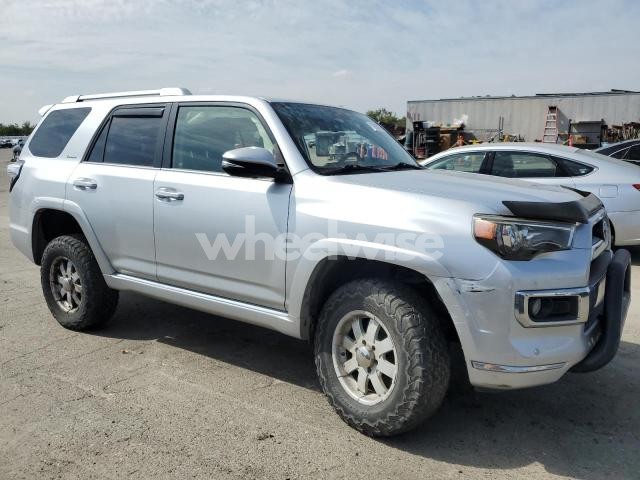 Photo 5 of 2014 TOYOTA 4RUNNER SR5 N/A (VIN JTEBU5JR7E5153245)