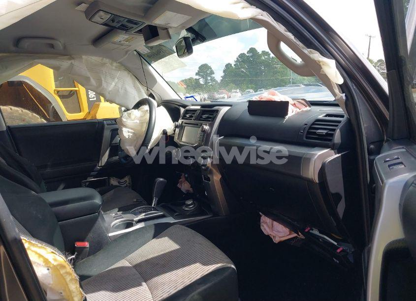 Photo 5 of 2016 Toyota 4runner SR5 (VIN JTEBU5JR7G5309576)