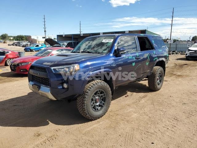Photo 2 of 2018 TOYOTA 4RUNNER SR5/SR5 PREMIUM (VIN JTEBU5JR7J5565255)