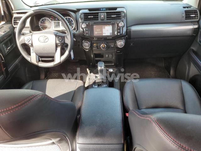 Photo 4 of 2018 TOYOTA 4RUNNER SR5/SR5 PREMIUM (VIN JTEBU5JR7J5565255)