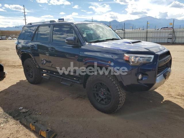 Photo 5 of 2018 TOYOTA 4RUNNER SR5/SR5 PREMIUM (VIN JTEBU5JR7J5565255)