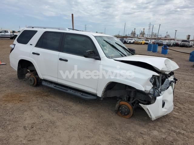 Photo 10 of 2018 TOYOTA 4RUNNER SR5/SR5 PREMIUM (VIN JTEBU5JR7J5599762)