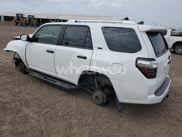 Photo 11 of 2018 TOYOTA 4RUNNER SR5/SR5 PREMIUM (VIN JTEBU5JR7J5599762)