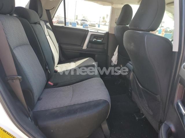 Photo 5 of 2018 TOYOTA 4RUNNER SR5/SR5 PREMIUM (VIN JTEBU5JR7J5599762)