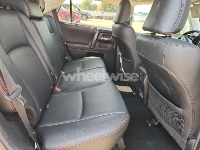 2020 TOYOTA 4RUNNER SR5/SR5 PREMIUM (VIN JTEBU5JR7L5816858) main photo