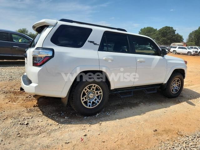 Photo 2 of 2020 TOYOTA 4RUNNER SR5/SR5 PREMIUM (VIN JTEBU5JR7L5816858)