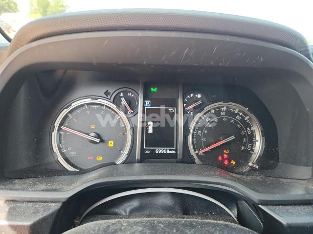 Photo 4 of 2020 TOYOTA 4RUNNER SR5/SR5 PREMIUM (VIN JTEBU5JR7L5816858)