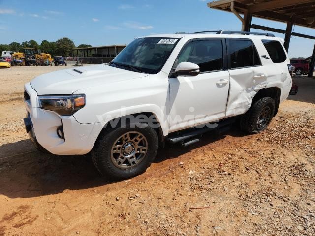 Photo 9 of 2020 TOYOTA 4RUNNER SR5/SR5 PREMIUM (VIN JTEBU5JR7L5816858)