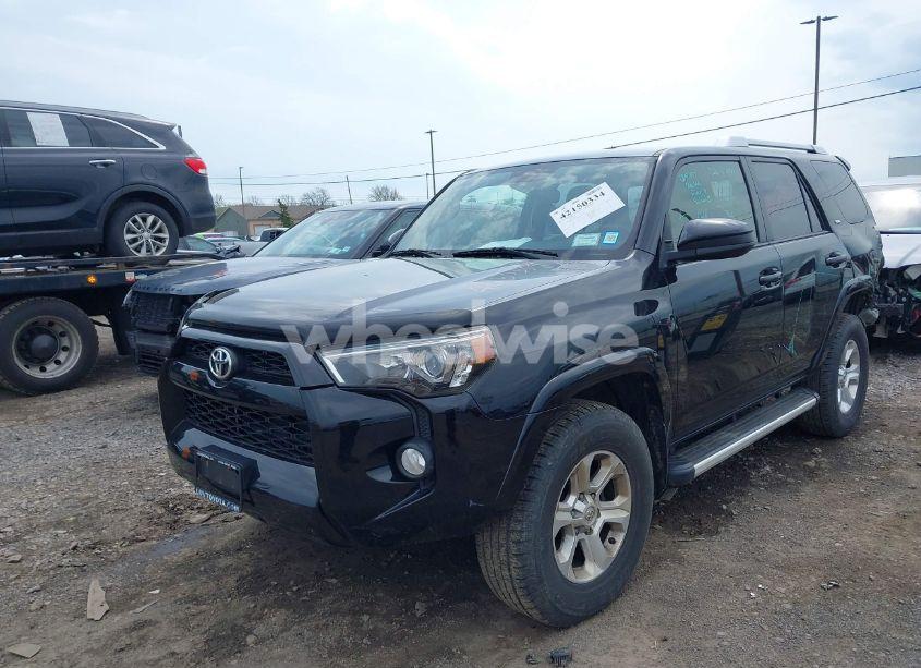 Photo 2 of 2014 Toyota 4runner SR5 (VIN JTEBU5JR8E5154971)