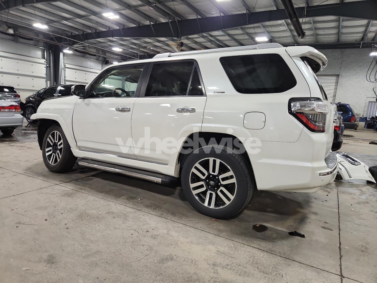 Photo 2 of 2015 TOYOTA 4RUNNER SR5/SR5 PREMIUM (VIN JTEBU5JR8F5234210)