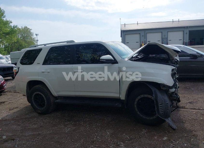 Photo 14 of 2016 Toyota 4runner SR5 PREMIUM (VIN JTEBU5JR8G5336284)