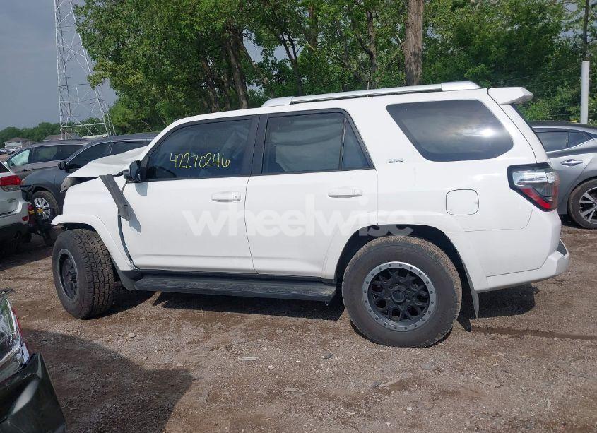 Photo 15 of 2016 Toyota 4runner SR5 PREMIUM (VIN JTEBU5JR8G5336284)