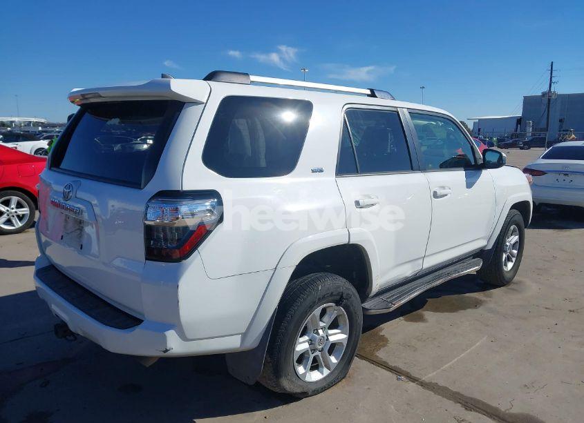 Photo 4 of 2019 Toyota 4runner SR5 (VIN JTEBU5JR8K5661512)