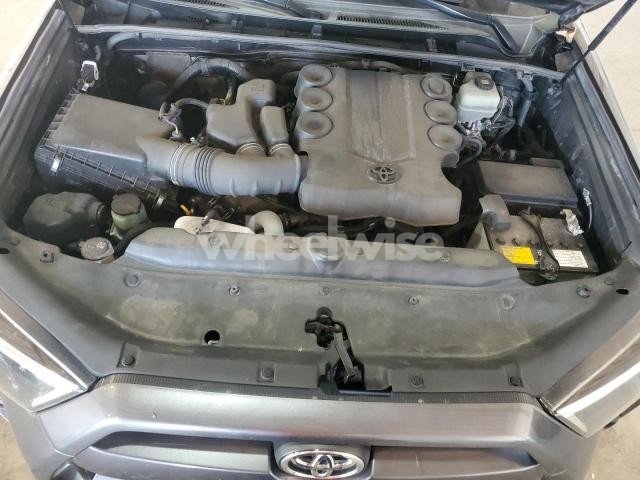 Photo 2 of 2019 TOYOTA 4RUNNER SR5/SR5 PREMIUM (VIN JTEBU5JR8K5726505)