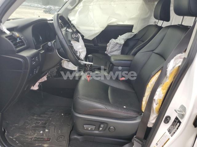 Photo 3 of 2016 TOYOTA 4RUNNER SR5/SR5 PREMIUM (VIN JTEBU5JR9G5339193)