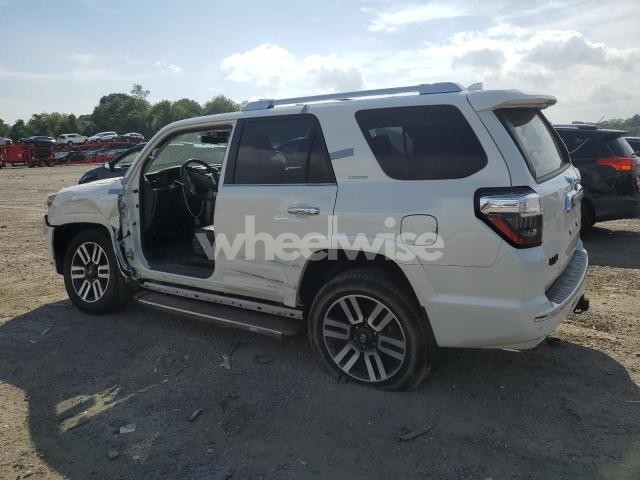 Photo 11 of 2018 TOYOTA 4RUNNER SR5/SR5 PREMIUM (VIN JTEBU5JR9J5557335)
