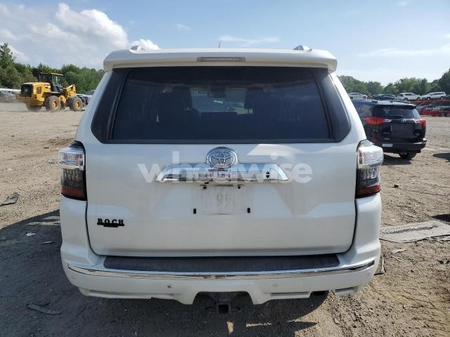 Photo 12 of 2018 TOYOTA 4RUNNER SR5/SR5 PREMIUM (VIN JTEBU5JR9J5557335)