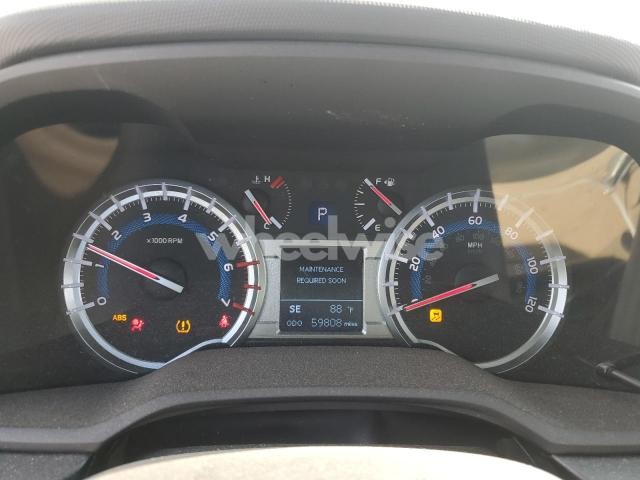 Photo 8 of 2018 TOYOTA 4RUNNER SR5/SR5 PREMIUM (VIN JTEBU5JR9J5557335)