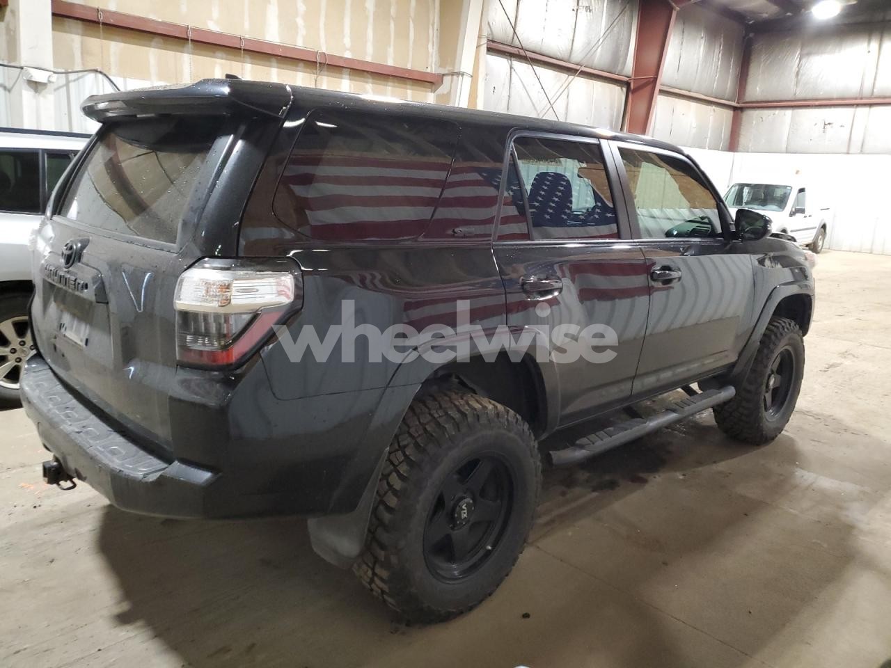 Photo 3 of 2019 TOYOTA 4RUNNER SR5/SR5 PREMIUM (VIN JTEBU5JR9K5628177)
