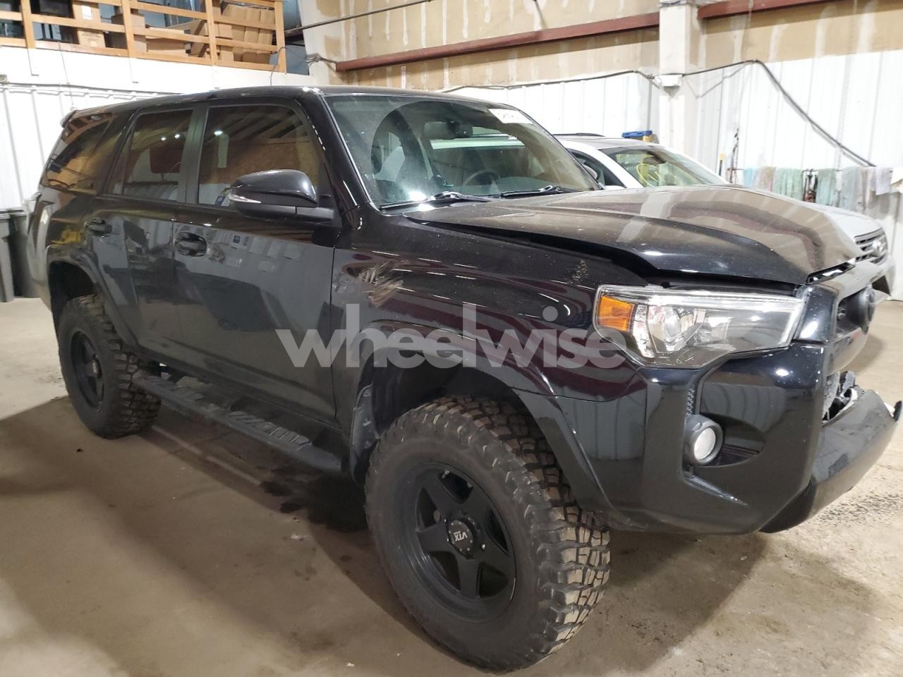 Photo 4 of 2019 TOYOTA 4RUNNER SR5/SR5 PREMIUM (VIN JTEBU5JR9K5628177)