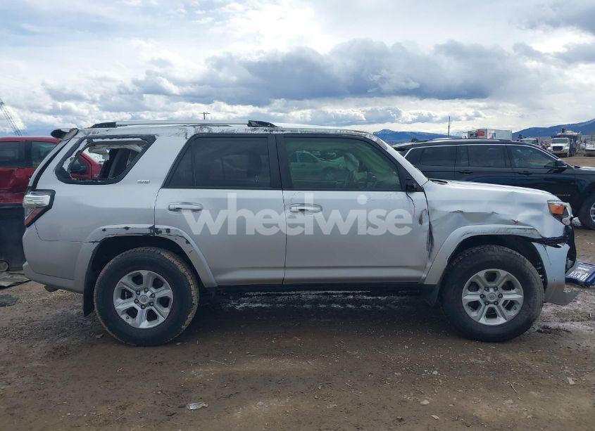 Photo 14 of 2020 Toyota 4runner SR5 (VIN JTEBU5JR9L5740625)