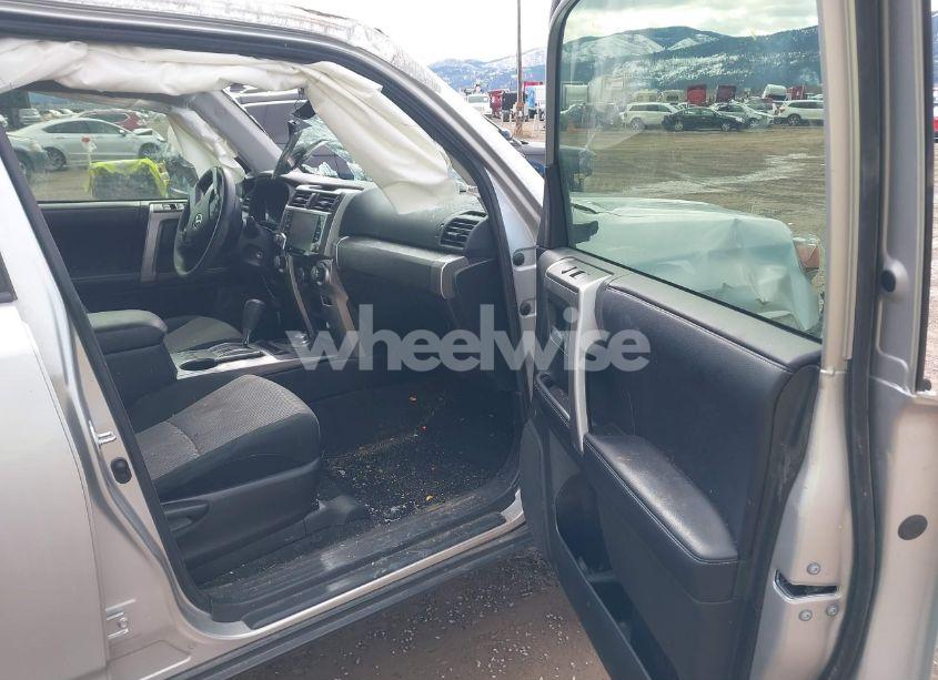 Photo 5 of 2020 Toyota 4runner SR5 (VIN JTEBU5JR9L5740625)