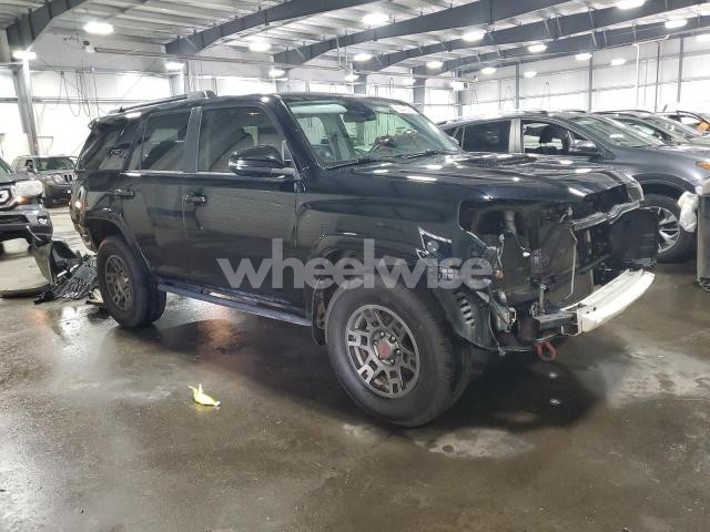 2020 TOYOTA 4RUNNER SR5/SR5 PREMIUM (VIN JTEBU5JR9L5755061) main photo