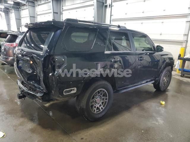 Photo 5 of 2020 TOYOTA 4RUNNER SR5/SR5 PREMIUM (VIN JTEBU5JR9L5755061)