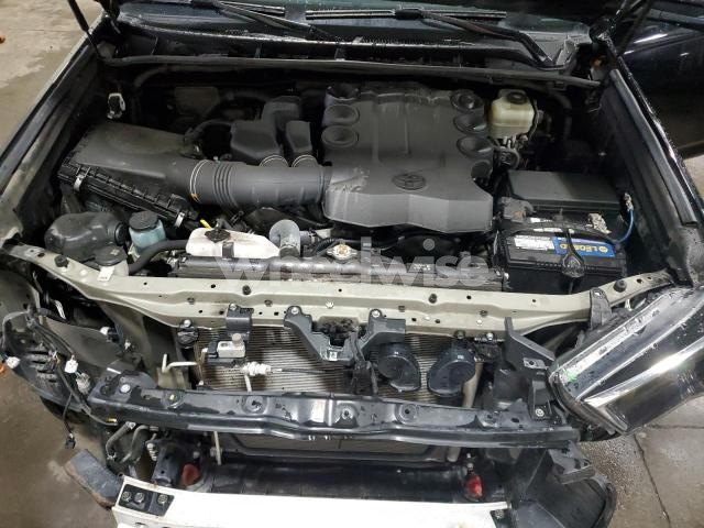 Photo 6 of 2020 TOYOTA 4RUNNER SR5/SR5 PREMIUM (VIN JTEBU5JR9L5755061)