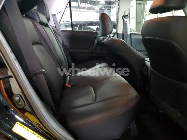 Photo 8 of 2020 TOYOTA 4RUNNER SR5/SR5 PREMIUM (VIN JTEBU5JR9L5755061)