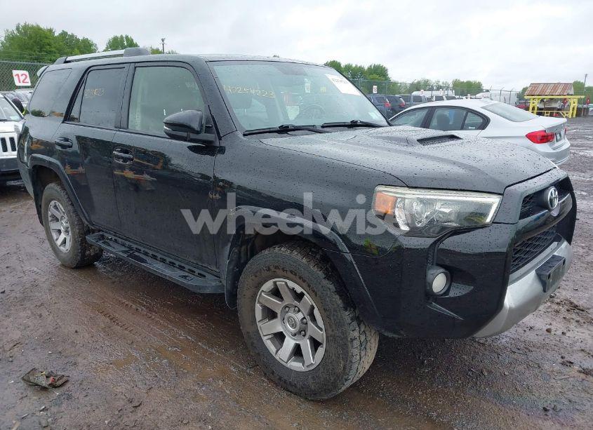 2014 Toyota 4runner TRAIL PREMIUM (VIN JTEBU5JRXE5177958) main photo
