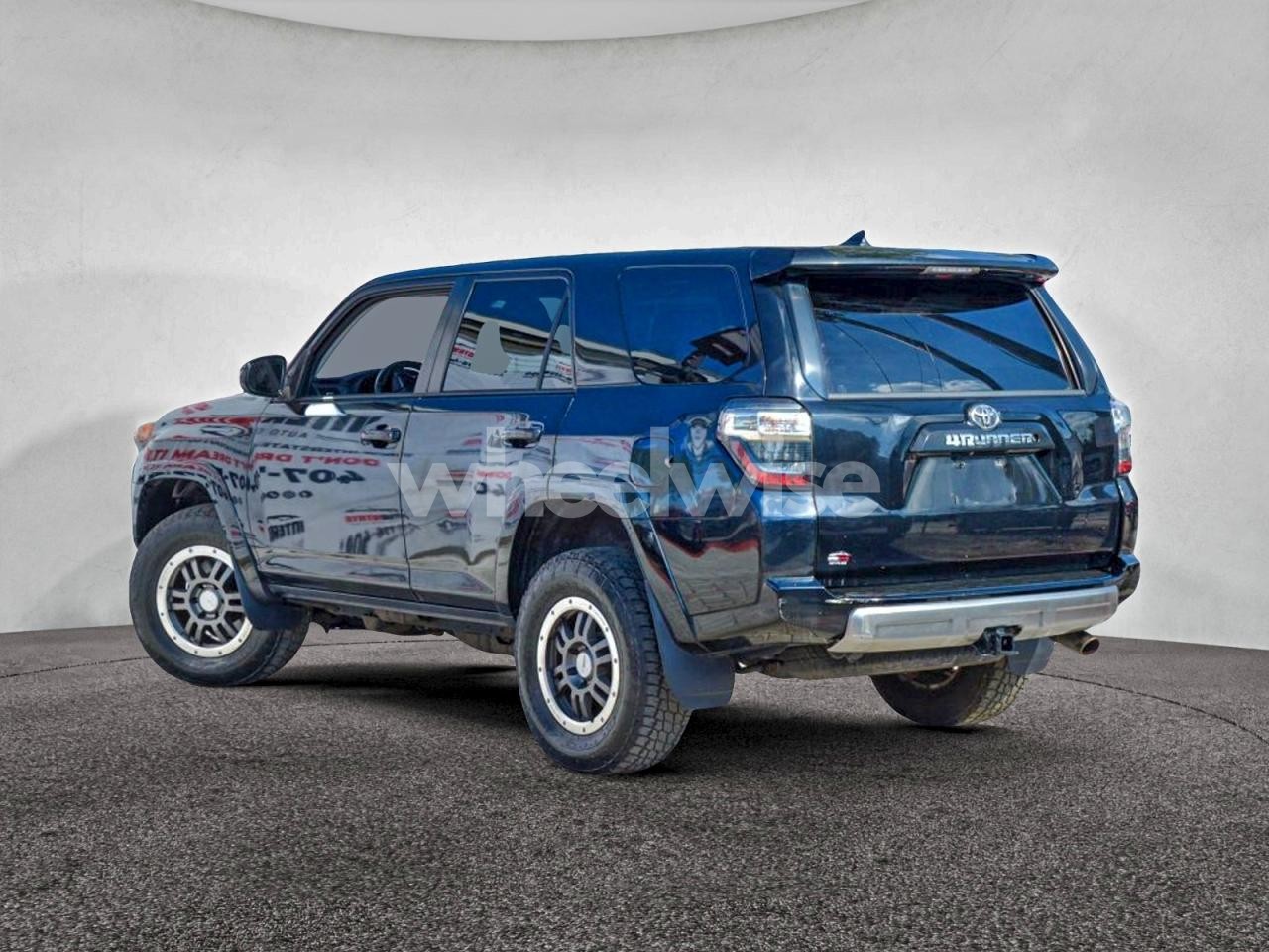 Photo 3 of 2014 TOYOTA 4RUNNER SR5 (VIN JTEBU5JRXE5194355)