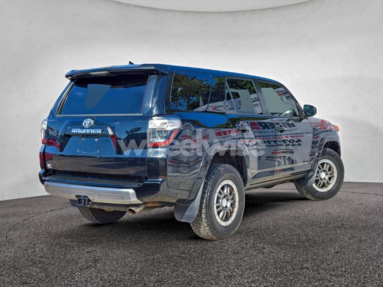 Photo 4 of 2014 TOYOTA 4RUNNER SR5 (VIN JTEBU5JRXE5194355)
