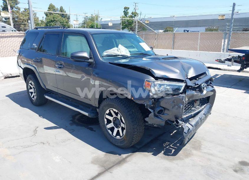 2018 Toyota 4runner TRD OFF ROAD (VIN JTEBU5JRXJ5539376) main photo