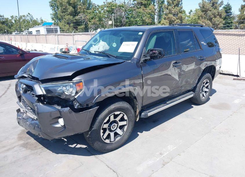 Photo 2 of 2018 Toyota 4runner TRD OFF ROAD (VIN JTEBU5JRXJ5539376)