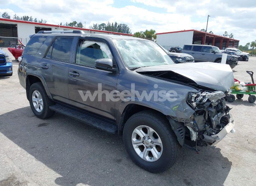 2019 Toyota 4runner SR5 (VIN JTEBU5JRXK5638880) main photo