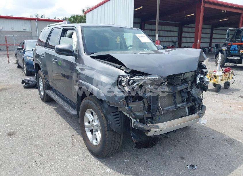 Photo 18 of 2019 Toyota 4runner SR5 (VIN JTEBU5JRXK5638880)