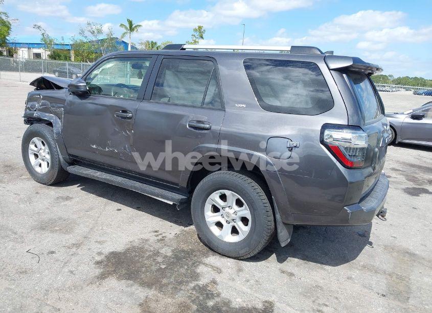 Photo 3 of 2019 Toyota 4runner SR5 (VIN JTEBU5JRXK5638880)