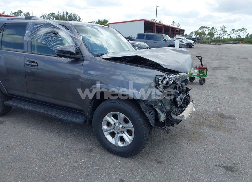 Photo 6 of 2019 Toyota 4runner SR5 (VIN JTEBU5JRXK5638880)