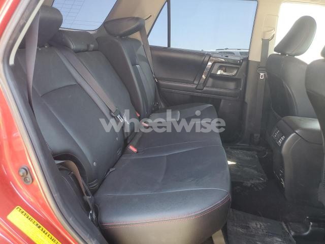 Photo 7 of 2019 TOYOTA 4RUNNER SR5/SR5 PREMIUM (VIN JTEBU5JRXK5662399)