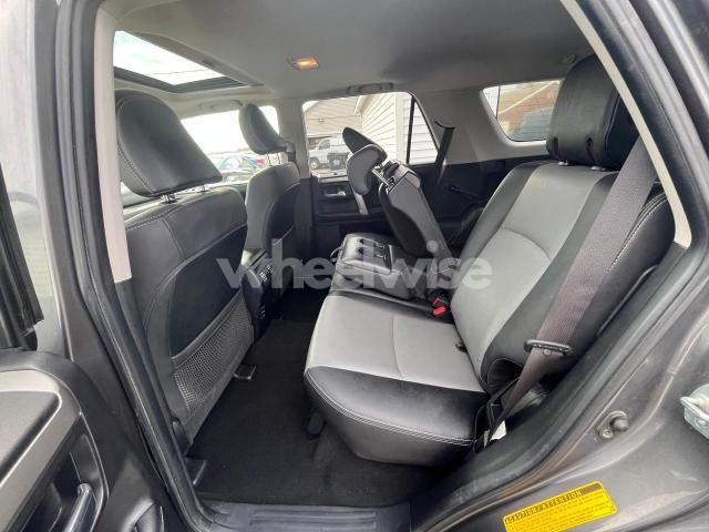 Photo 8 of 2019 TOYOTA 4RUNNER SR5/SR5 PREMIUM (VIN JTEBU5JRXK5672897)