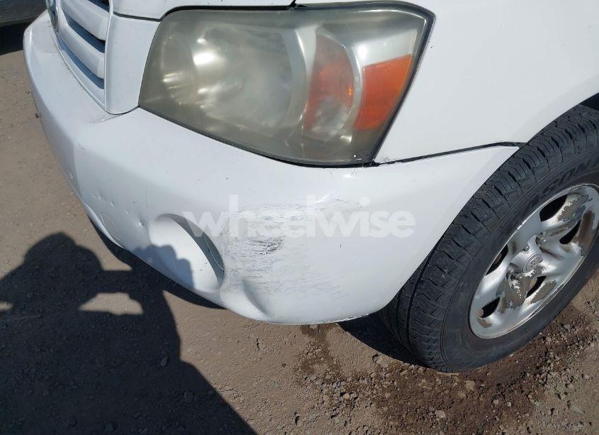 Photo 6 of 2005 Toyota Highlander (VIN JTEDD21A750119496)