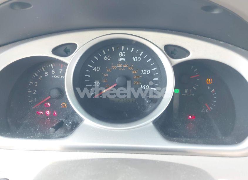 Photo 7 of 2005 Toyota Highlander (VIN JTEDD21A750119496)